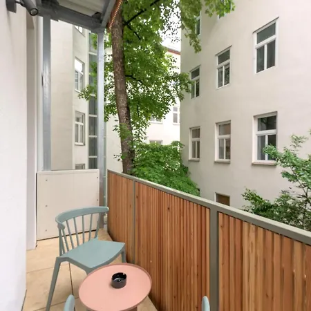 Limehome Vienna Karajangasse Room photo